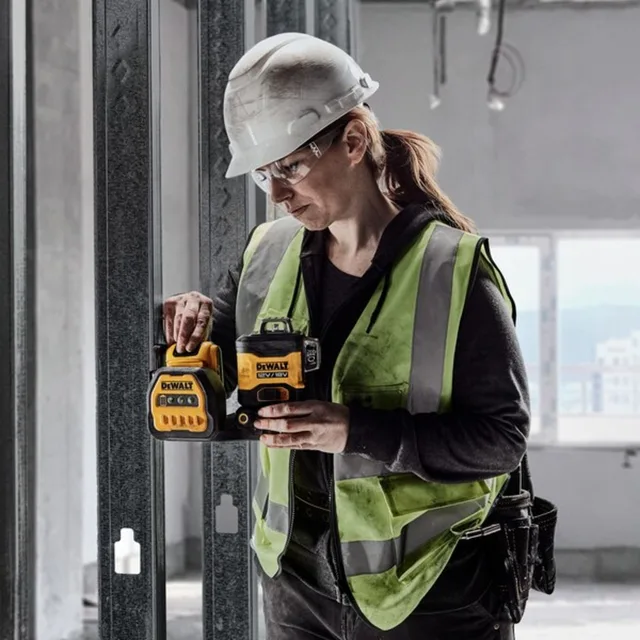 Laser multi-lignes 12V/18V Dewalt XR DCE089D1G18 + batterie XR 2 Ah + chargeur + T-STAK — 1 batterie XR 2Ah · T-STAK — vue 5