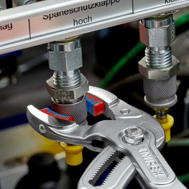 Pince Knipex pour siphons et connecteurs — 81 13 250 — vue 7