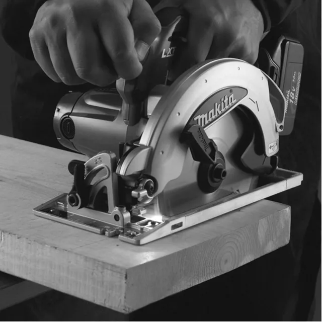 Scie circulaire Makita DSS610 LXT 18 V — Outil nu · sans coffret — visuel de référence 3